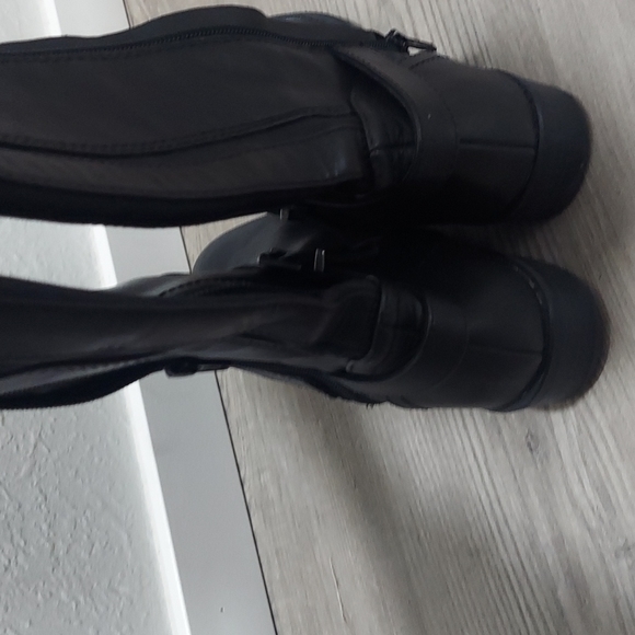 Boots - Picture 4 of 4